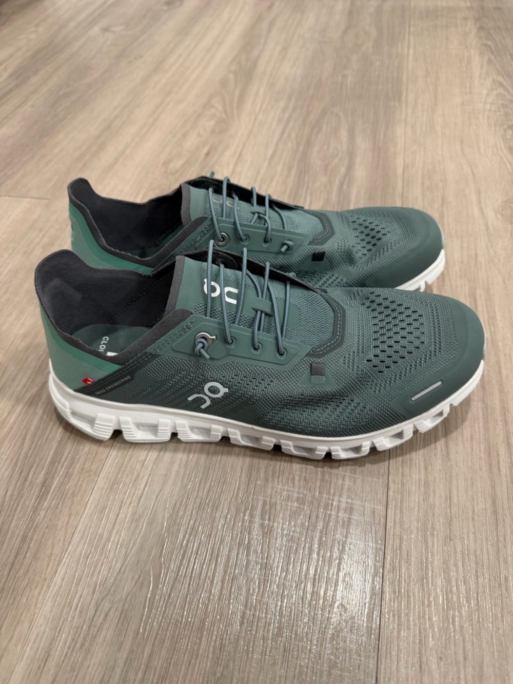 On Men’s Cloud 6 Coast Sneakers, US 9